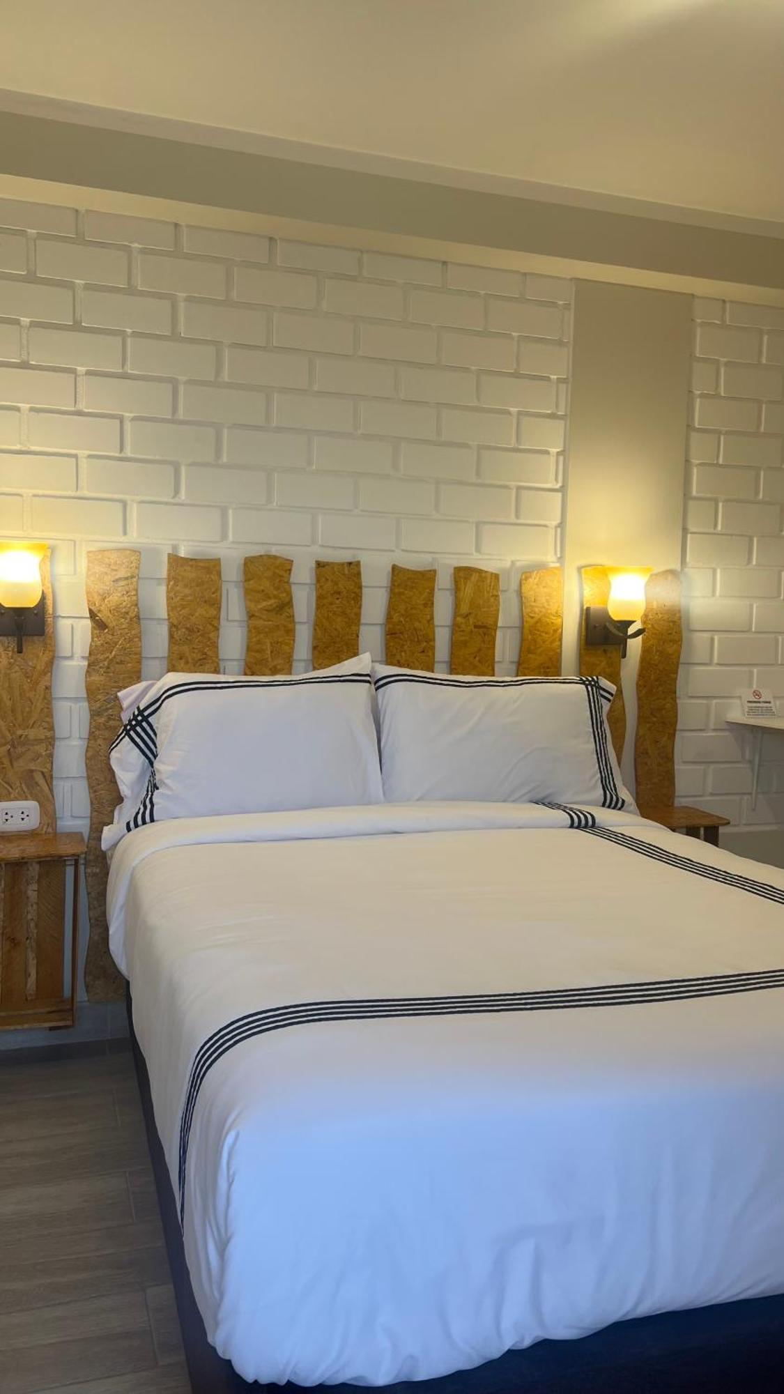 Hotel Aloha Чала Экстерьер фото